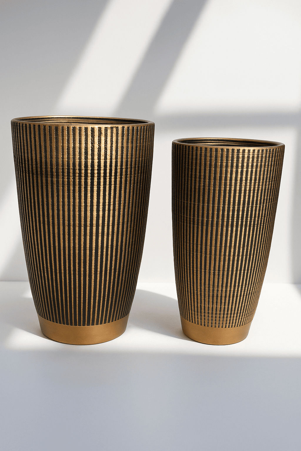 Luxor Fluted Black & Gold Planter Set
